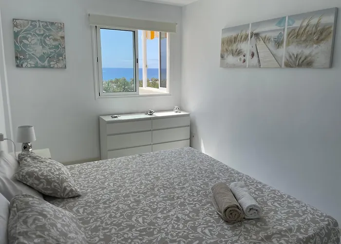 Americas Ocean View El Dorado 公寓